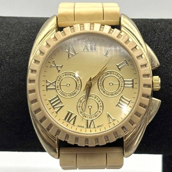 Gold Retro Men's Watch - Picture 1 of 4